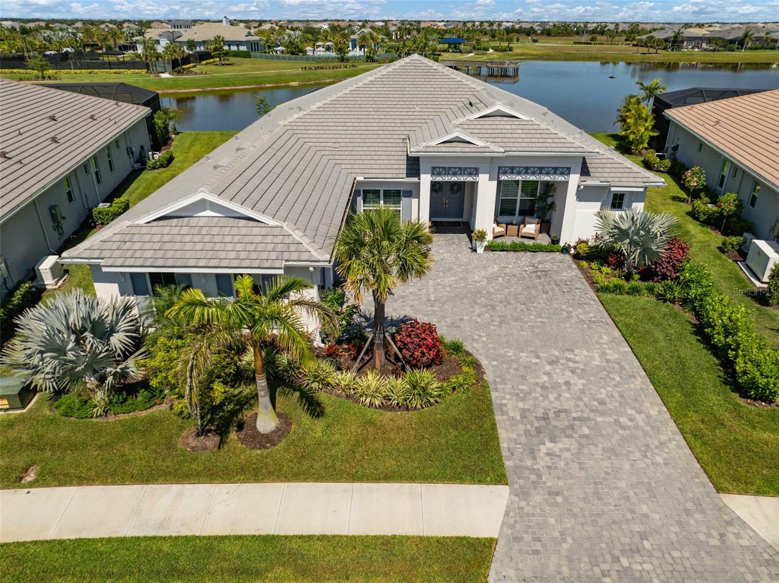 Property Photo:  8436 Cane Bay Court  FL 34202 