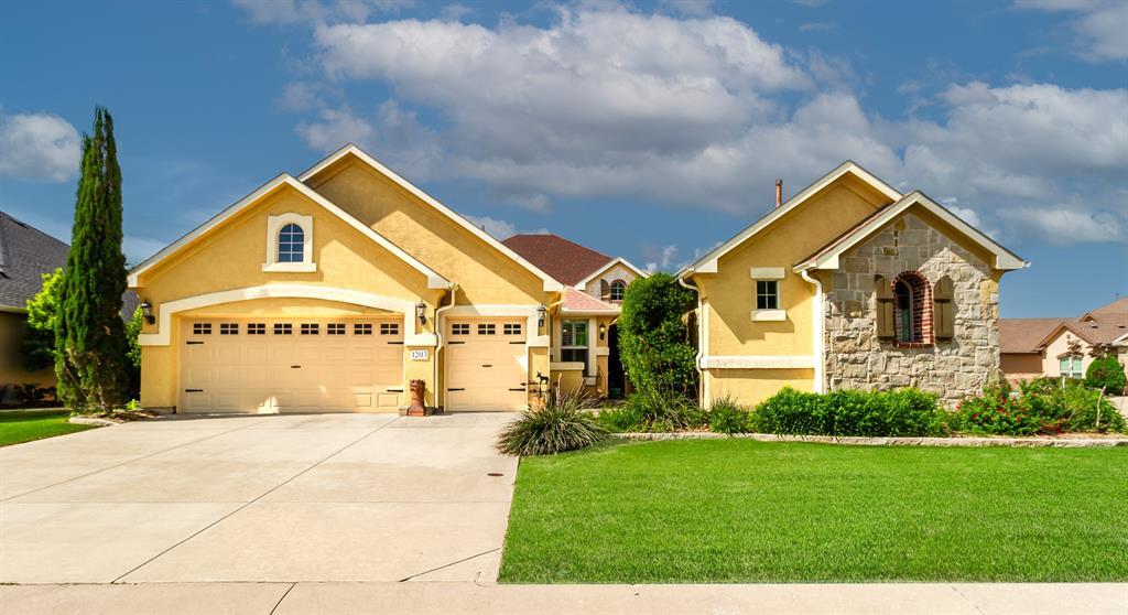 Property Photo: 12013 Lockhart Court TX 76207