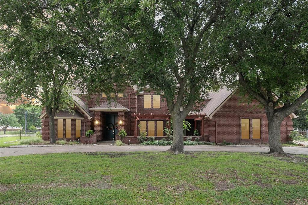 Property Photo:  13510 Willow Springs Road  TX 76052 