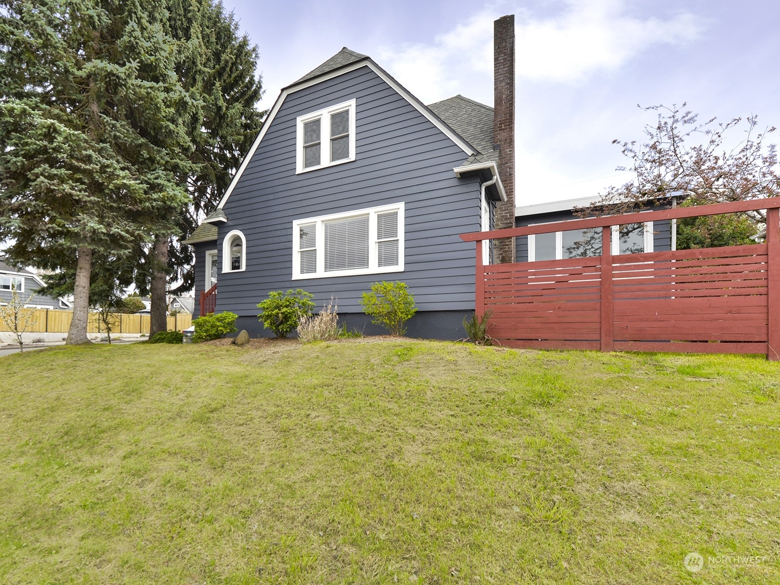 Property Photo:  4104 6th Avenue  WA 98406 