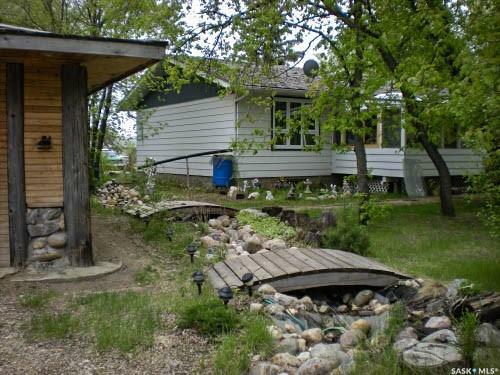 Property Photo:  327 1st Avenue E  SK S0J 0J0 