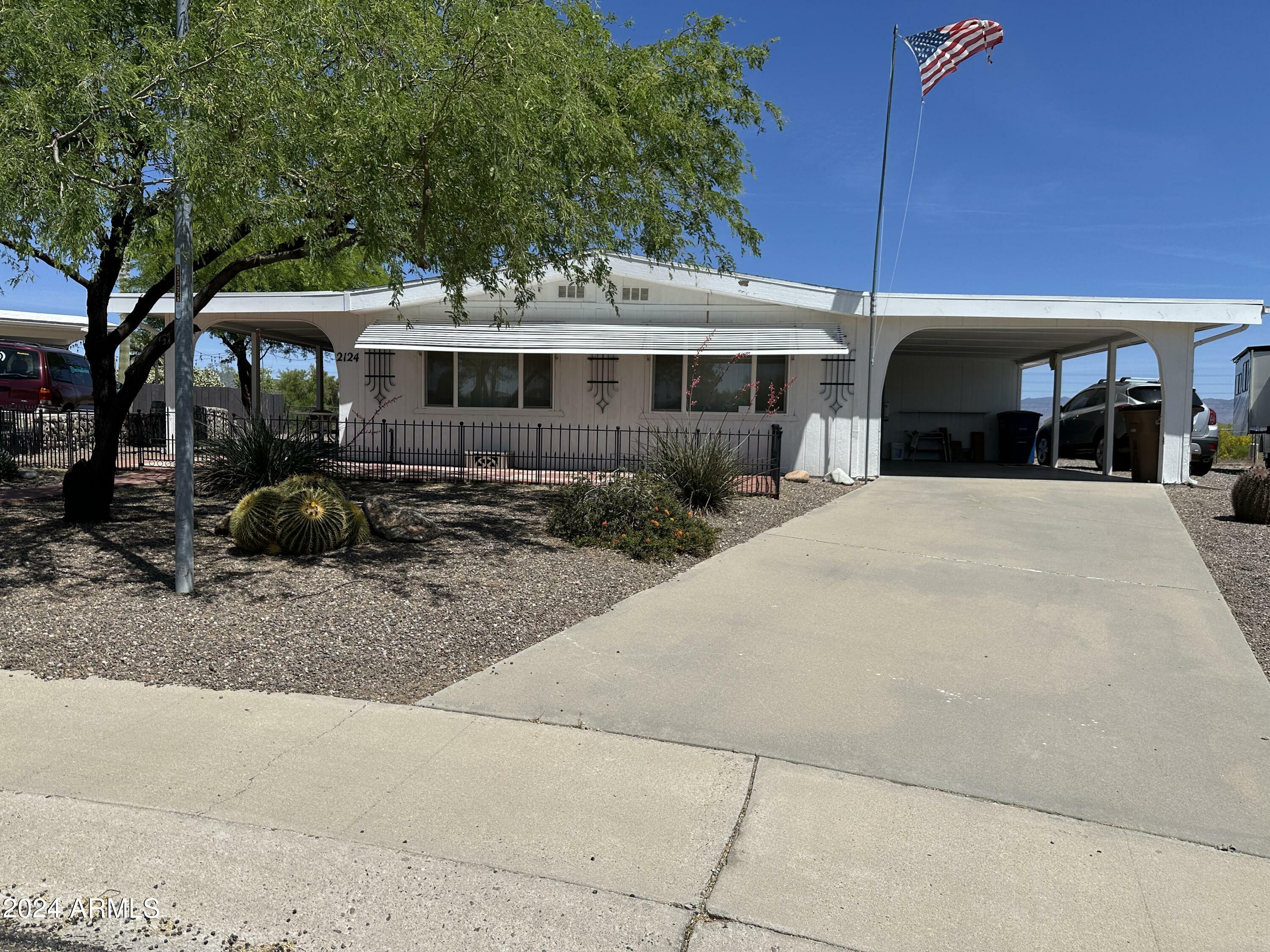 Property Photo:  2124 W Smoketree Drive  AZ 85390 