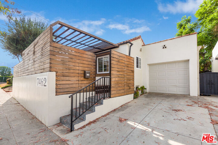 7462   Waring Ave  Los Angeles CA 90046 photo