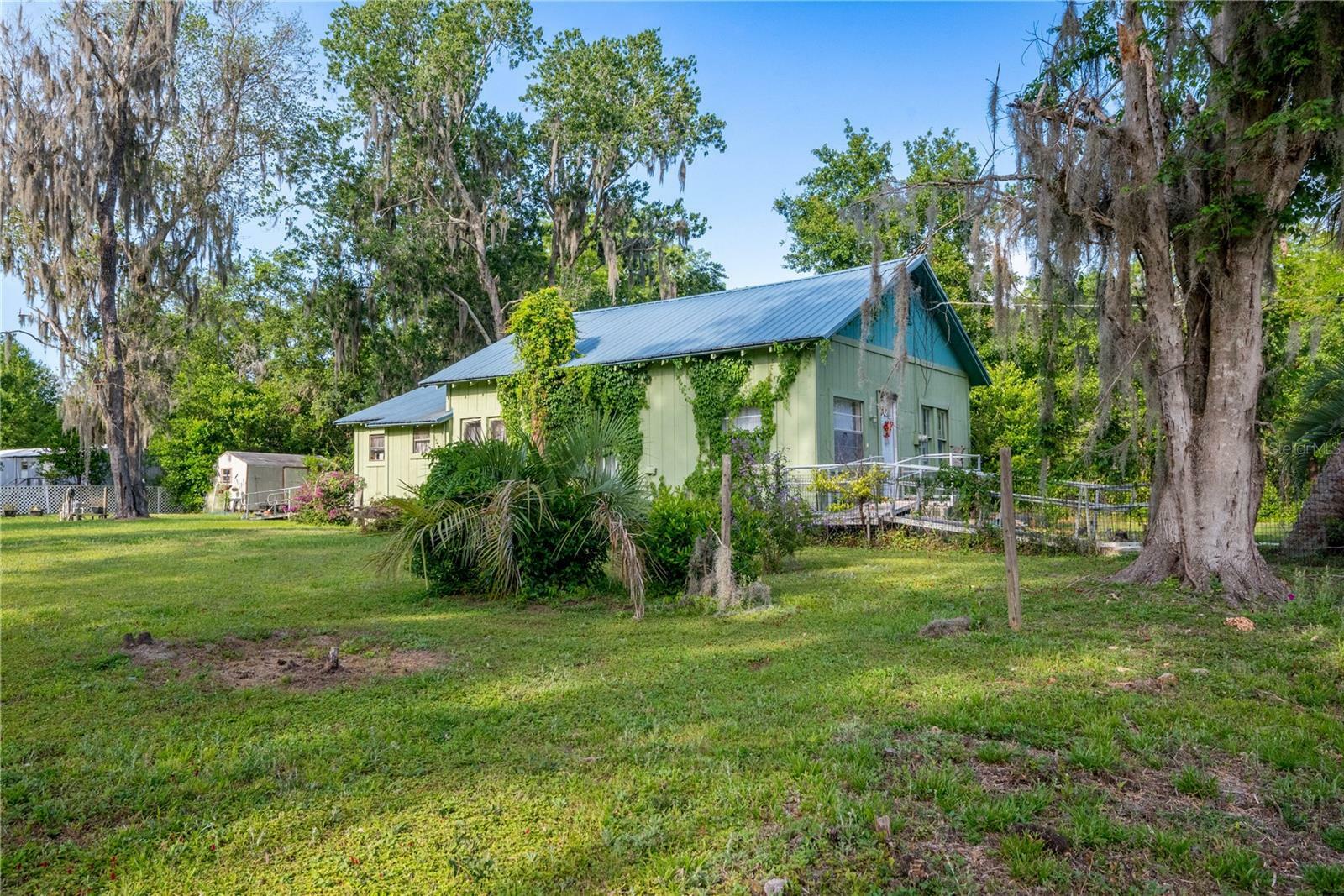 Property Photo:  6643 SE County Road 18  FL 32044 