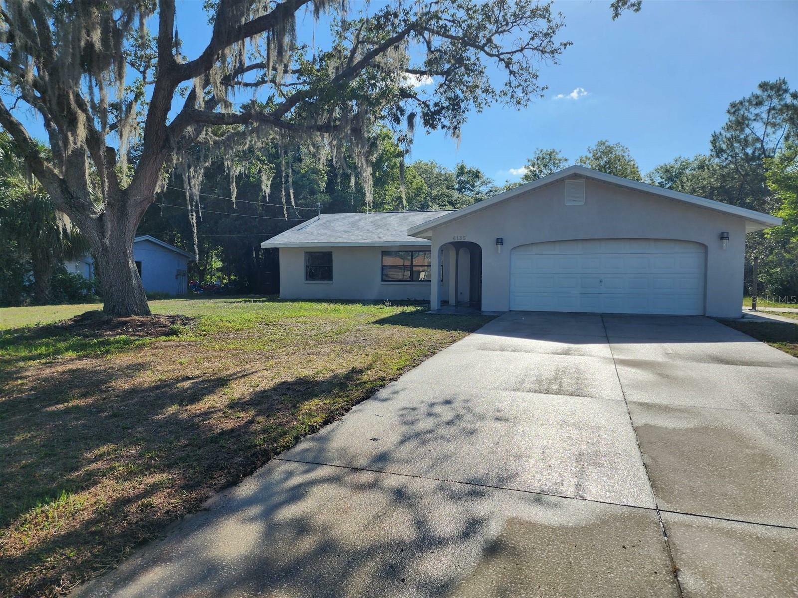 Property Photo:  6135 Fairway Drive  FL 33523 