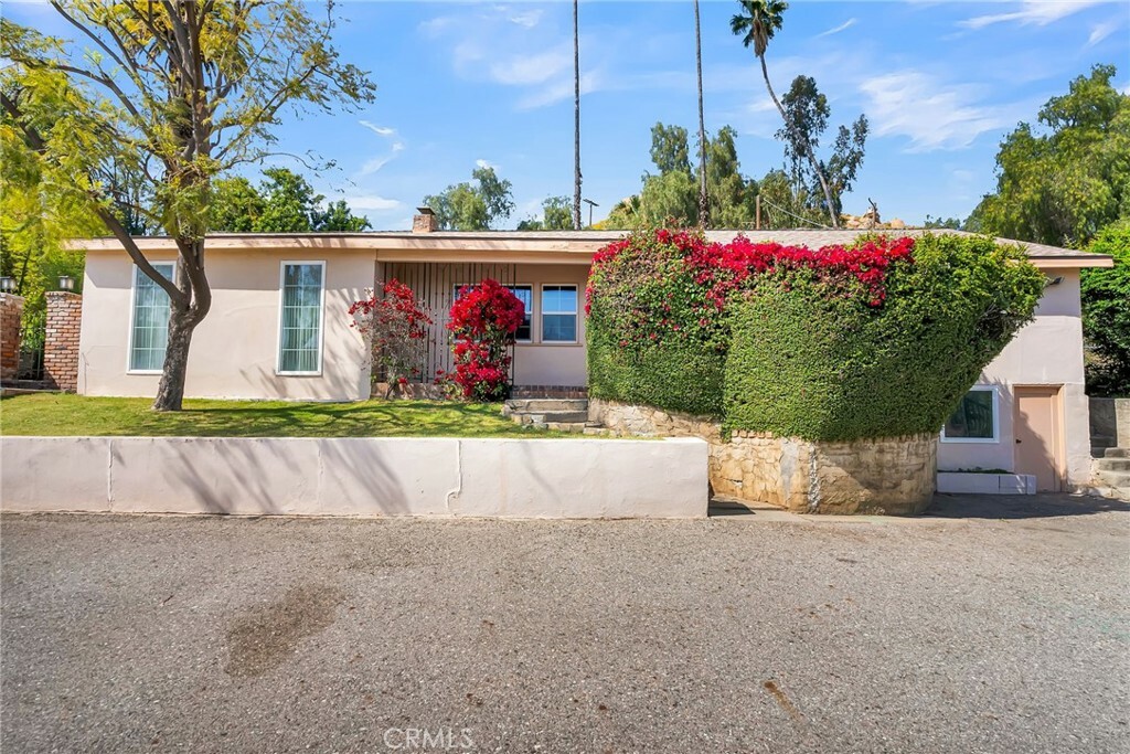 Property Photo:  4819 Glenwood Drive  CA 92501 