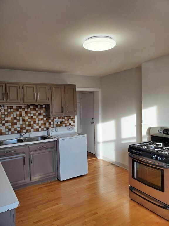 Property Photo:  54 Webster Ave. 2-R  MA 02141 