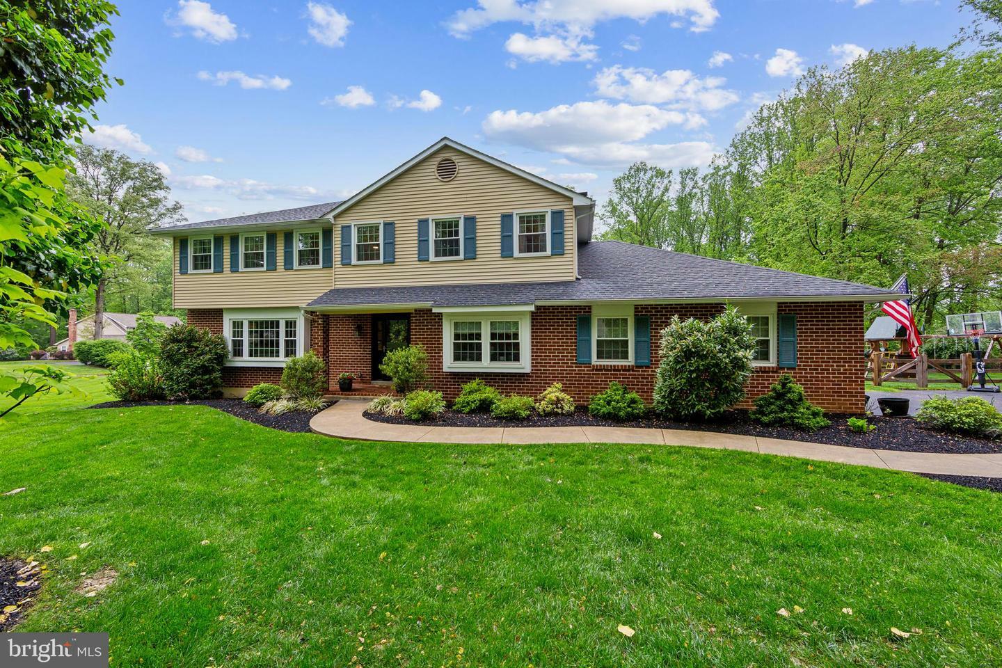 Property Photo: 522 Balsam Place PA 19341