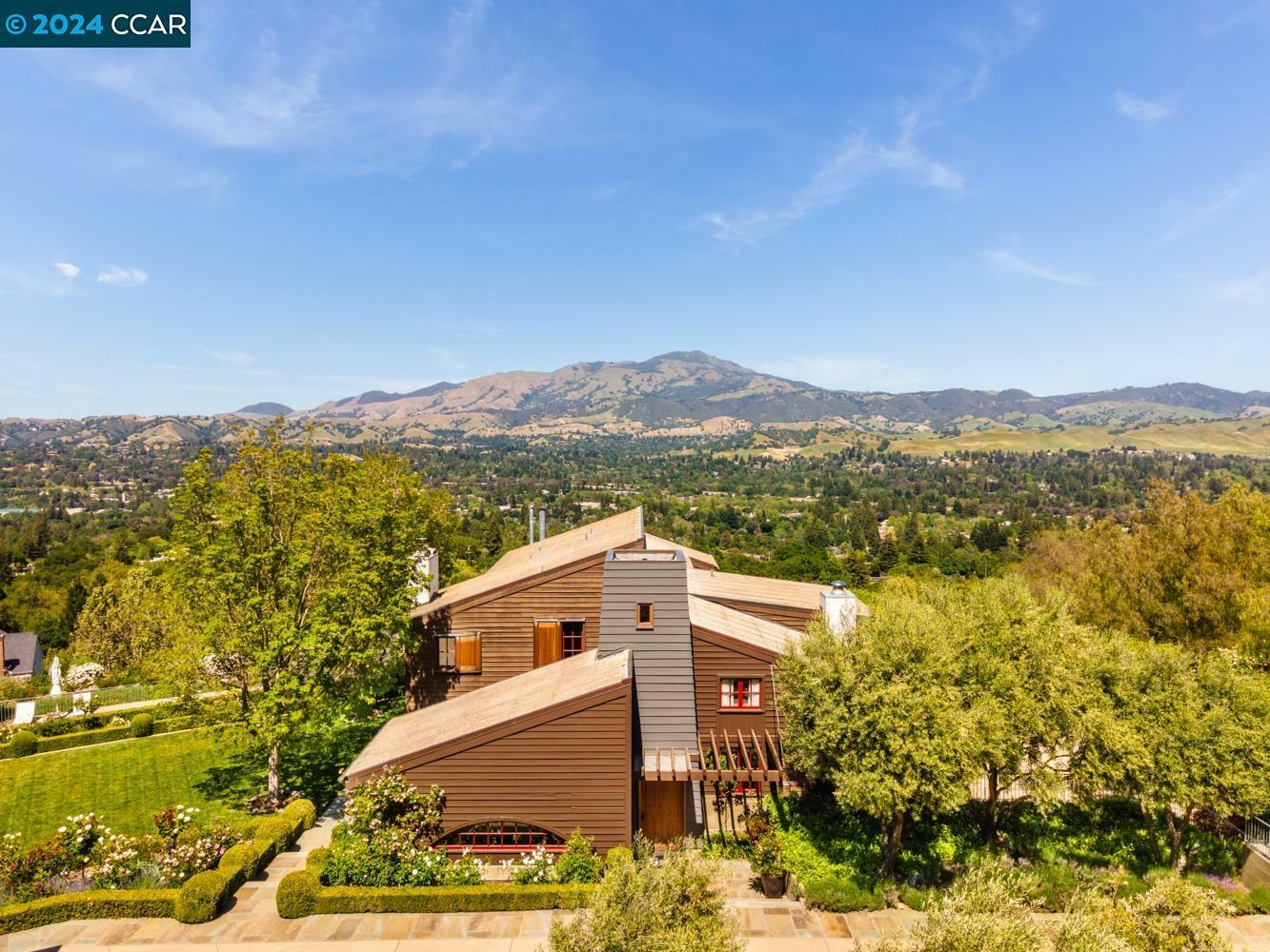 Property Photo: 575 Highland Dr CA 94526
