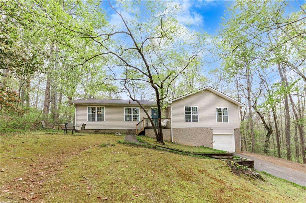 Property Photo: 5305 Valleyview Drive GA 30102