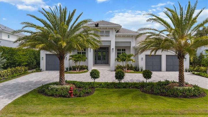 375 Bow Line Dr  Naples FL 34103 photo