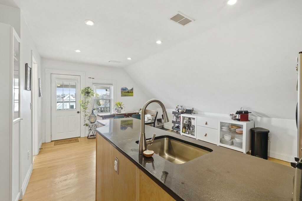 Property Photo:  33 Hudson Street 3  MA 02143 