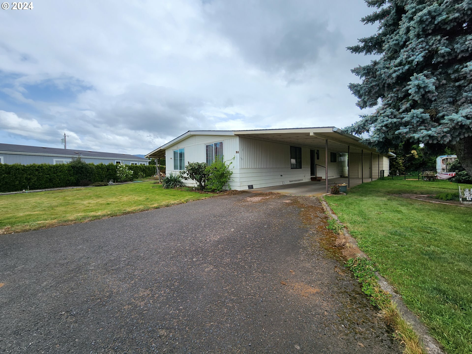 Property Photo:  1267 Tucker Rd 21  OR 97031 