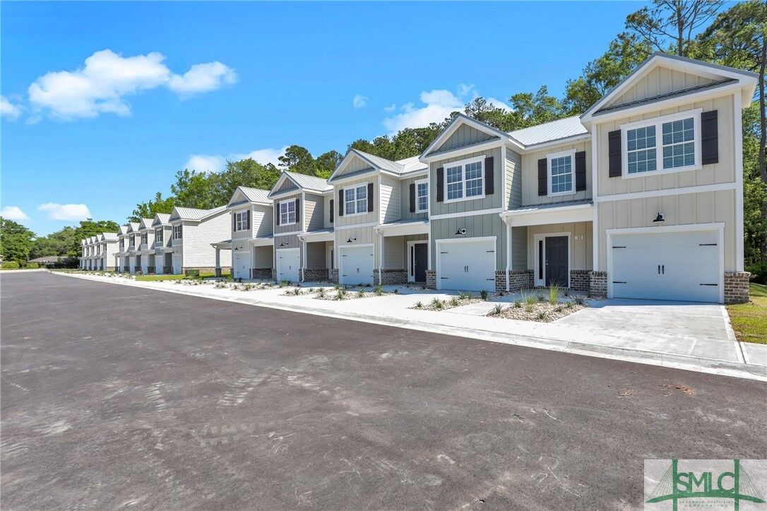 Property Photo:  105 Sherwood Court 7  GA 31326 