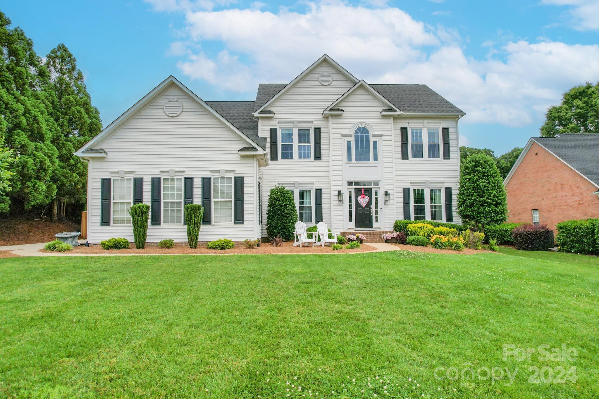Property Photo: 3304 Strawberry Road NC 28104