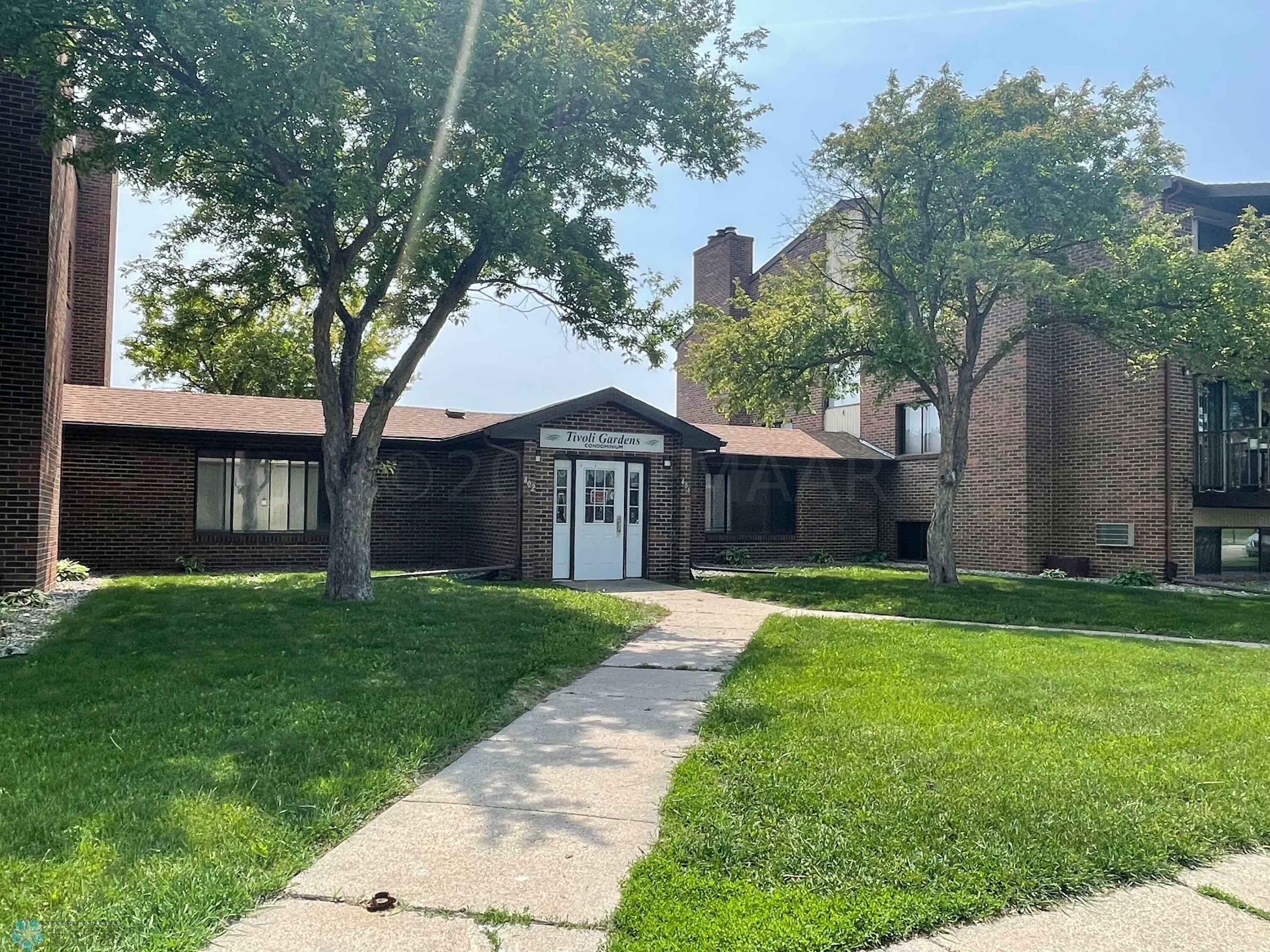 Property Photo:  402 1 Avenue NW  MN 56529 