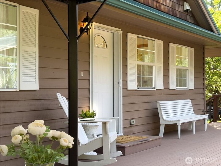 Property Photo: 15 A Saratoga Drive WA 98206