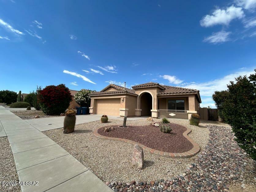 Property Photo:  1580 N Rio La Junta  AZ 85614 