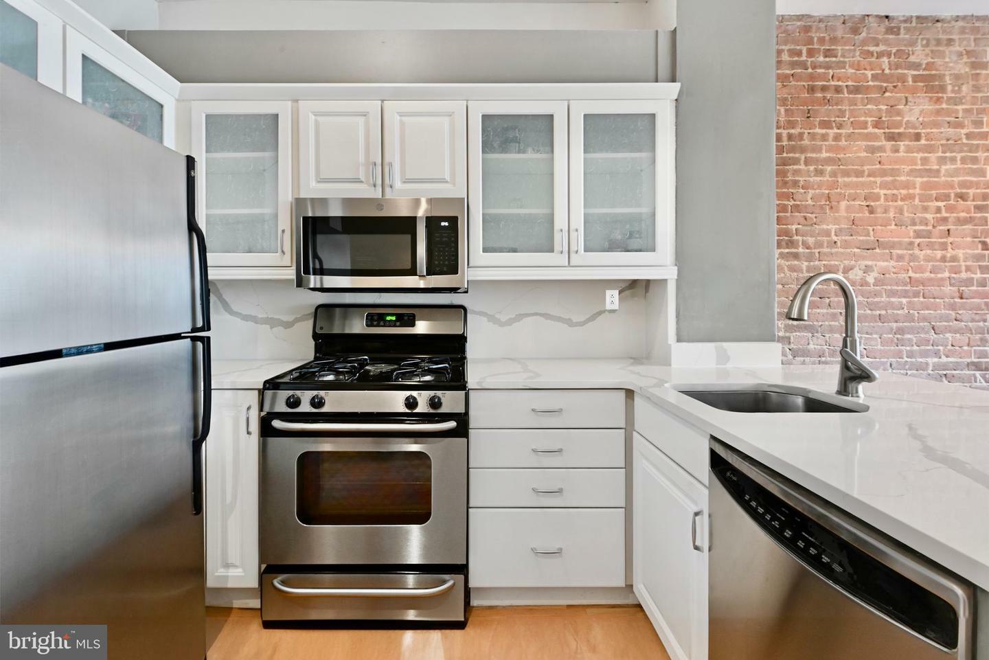 Property Photo: 1102 Washington Street 6 NJ 07030
