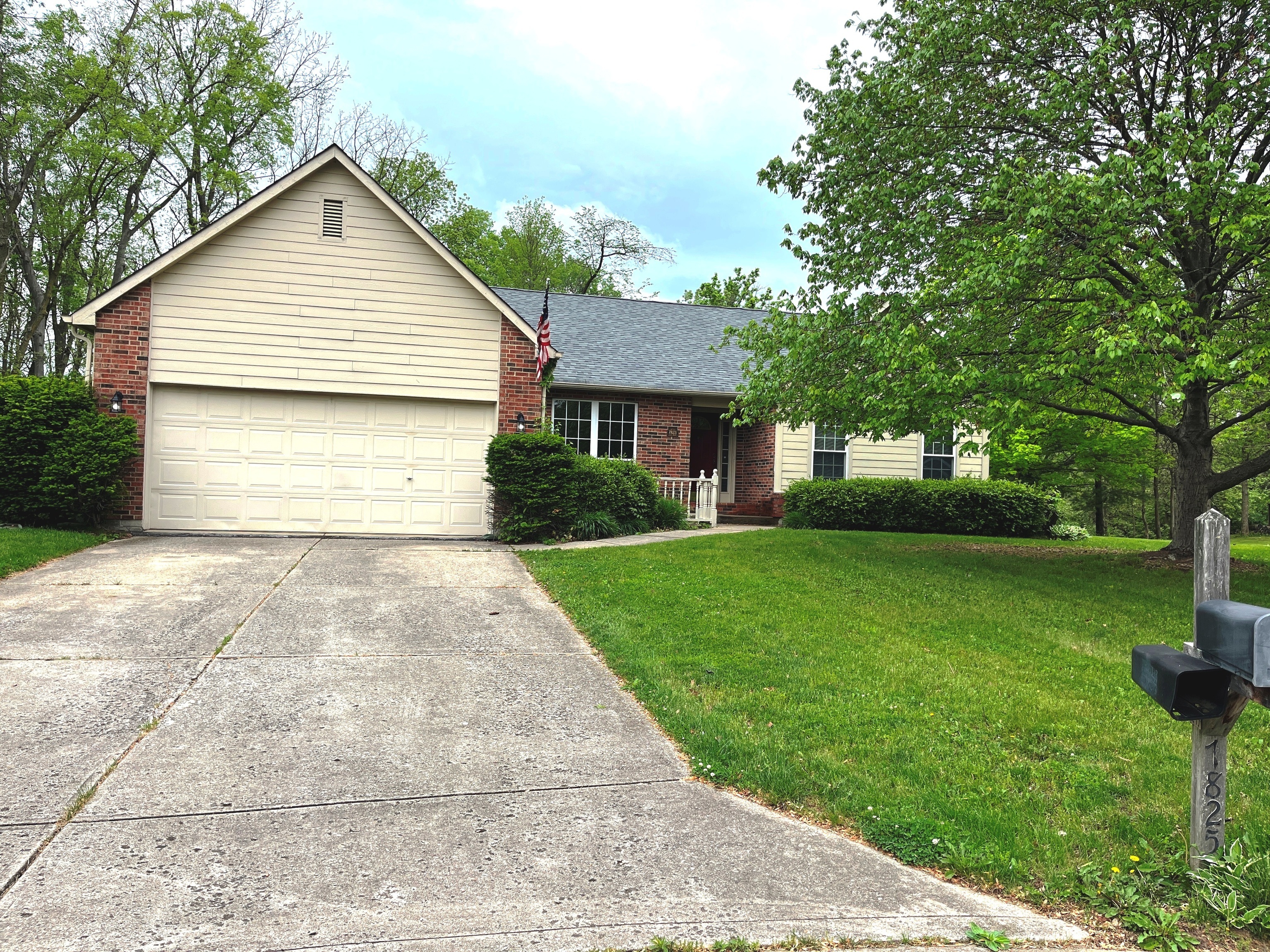 Property Photo:  7825 Geist Bluff Drive  IN 46236 