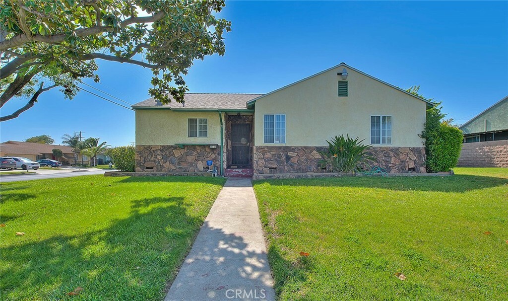 Property Photo:  812 N Millard Avenue  CA 92376 