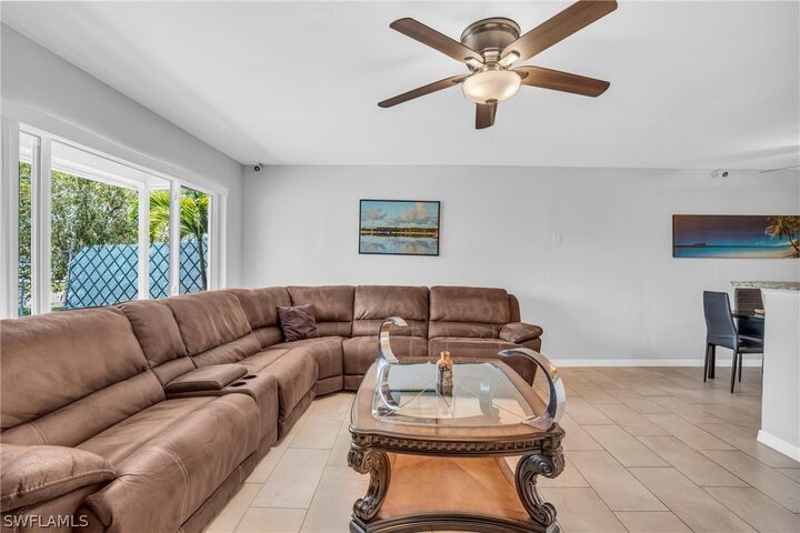 Property Photo:  883 Coconut Circle E  FL 34104 