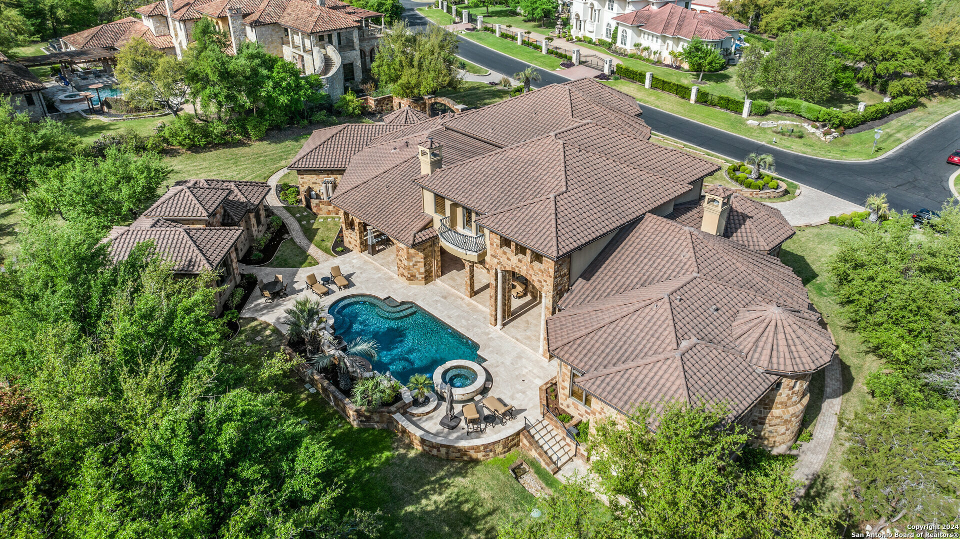 Property Photo:  210 Costa Bella Dr  TX 78734 