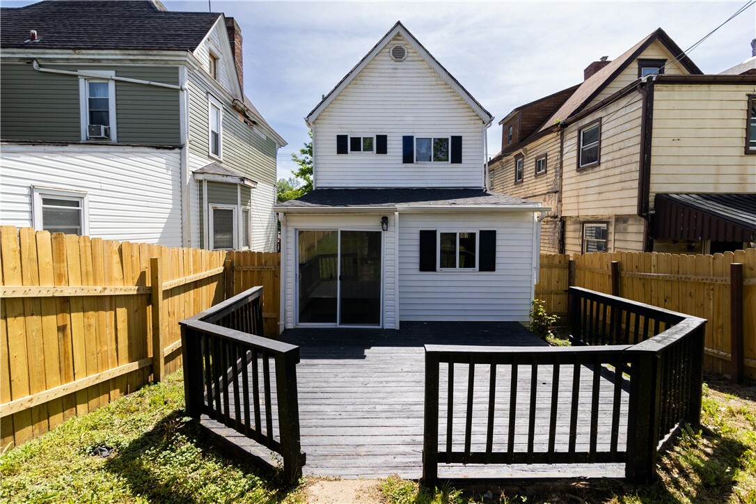 Property Photo:  350 Jefferson Ave  PA 15301 