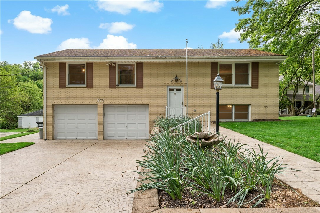 Property Photo:  973 McCormick Ln  PA 15226 
