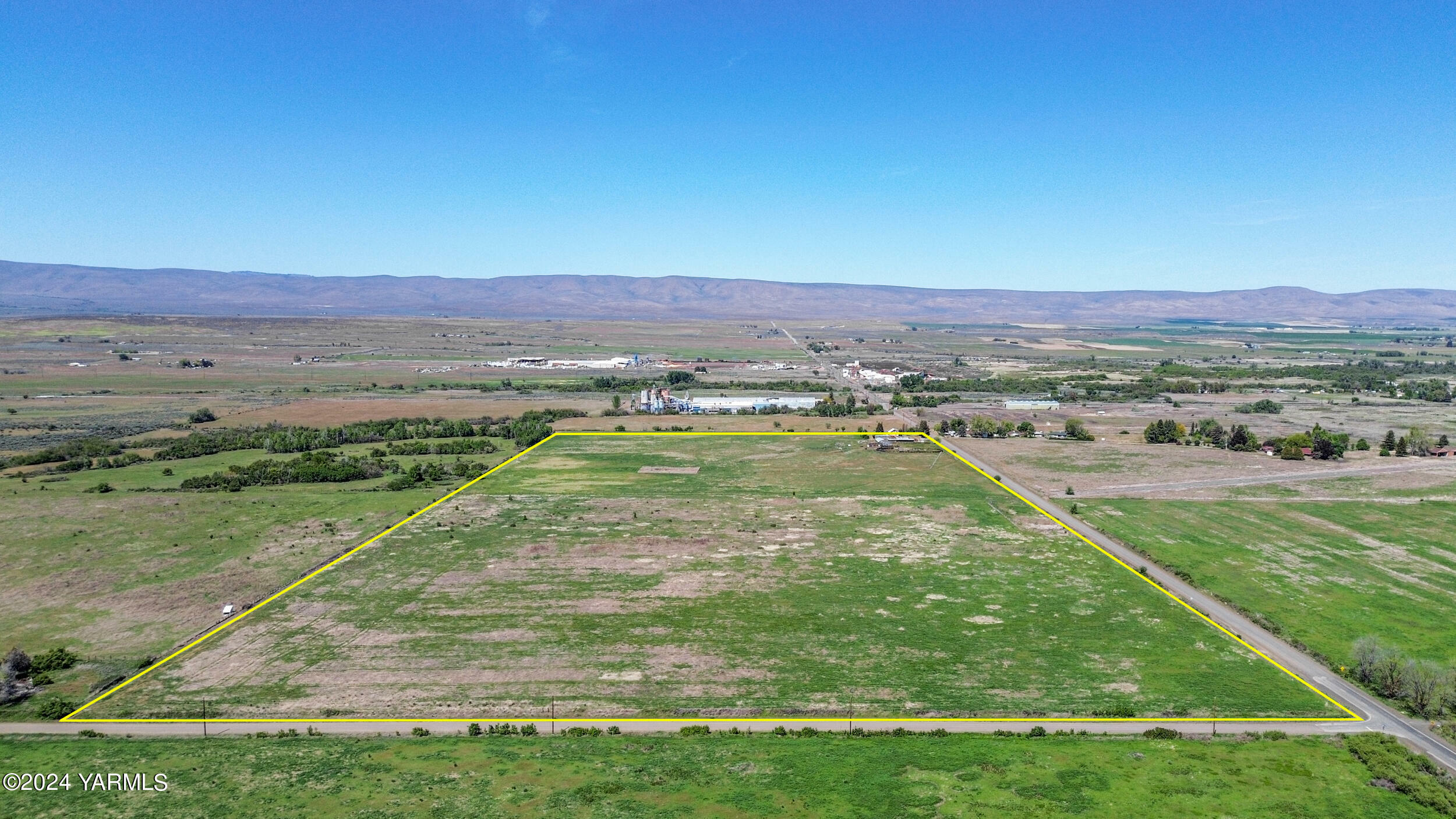 Property Photo: 3820 Wesley Rd WA 98952