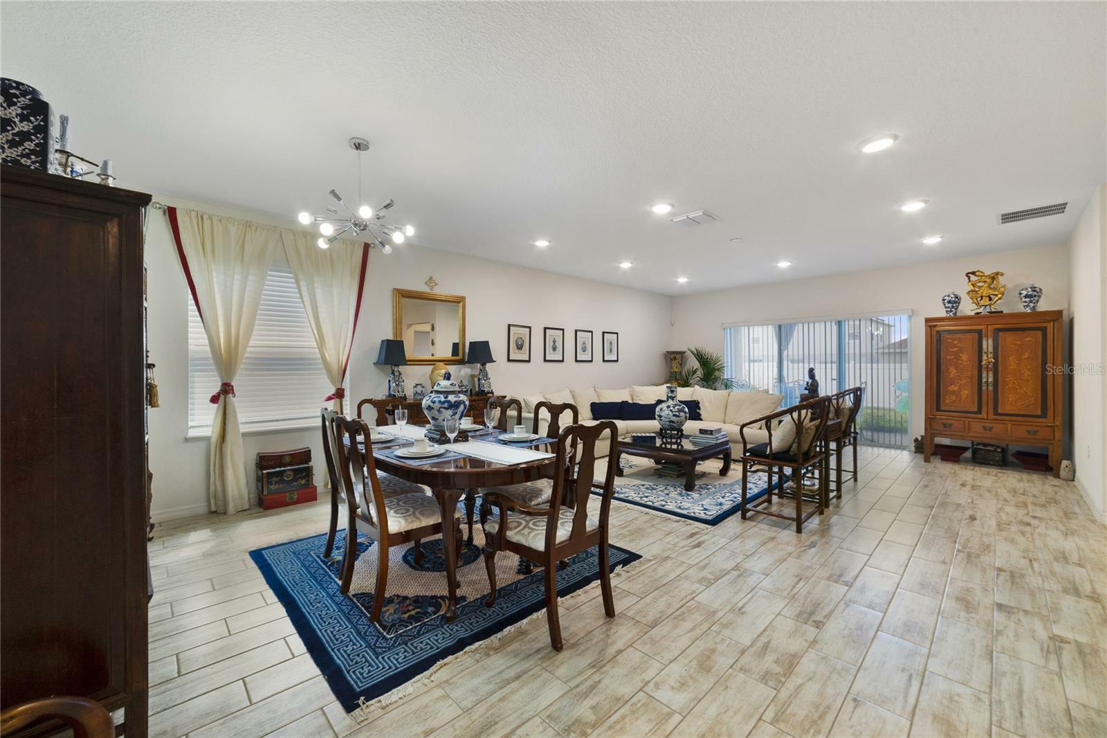 Property Photo: 875 Fillmore Court FL 33837