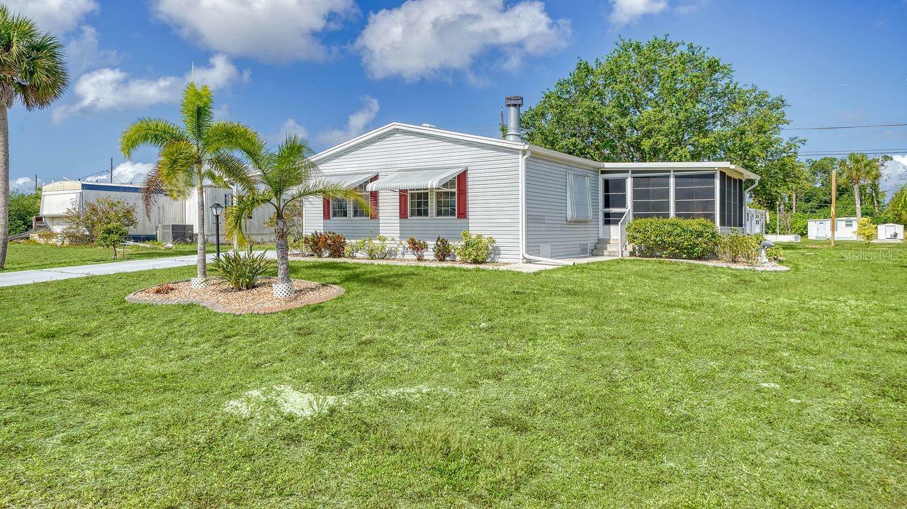 Property Photo:  1306 Kingfisher Drive  FL 34224 