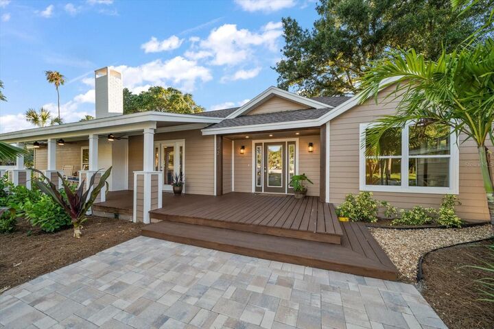 Property Photo:  52 Citrus Avenue  FL 34698 