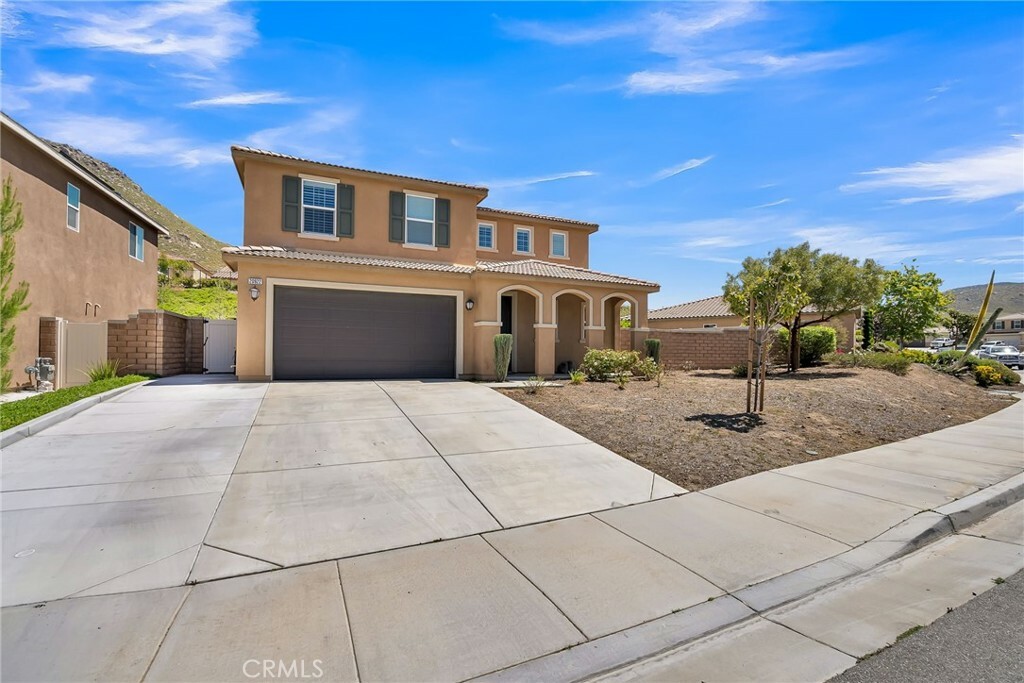 Property Photo:  20922 Barn Road  CA 92507 