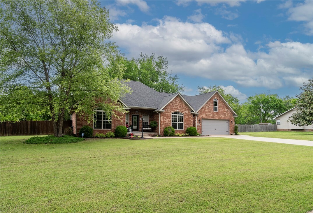 Property Photo:  22704 Oakview Road  AR 72761 