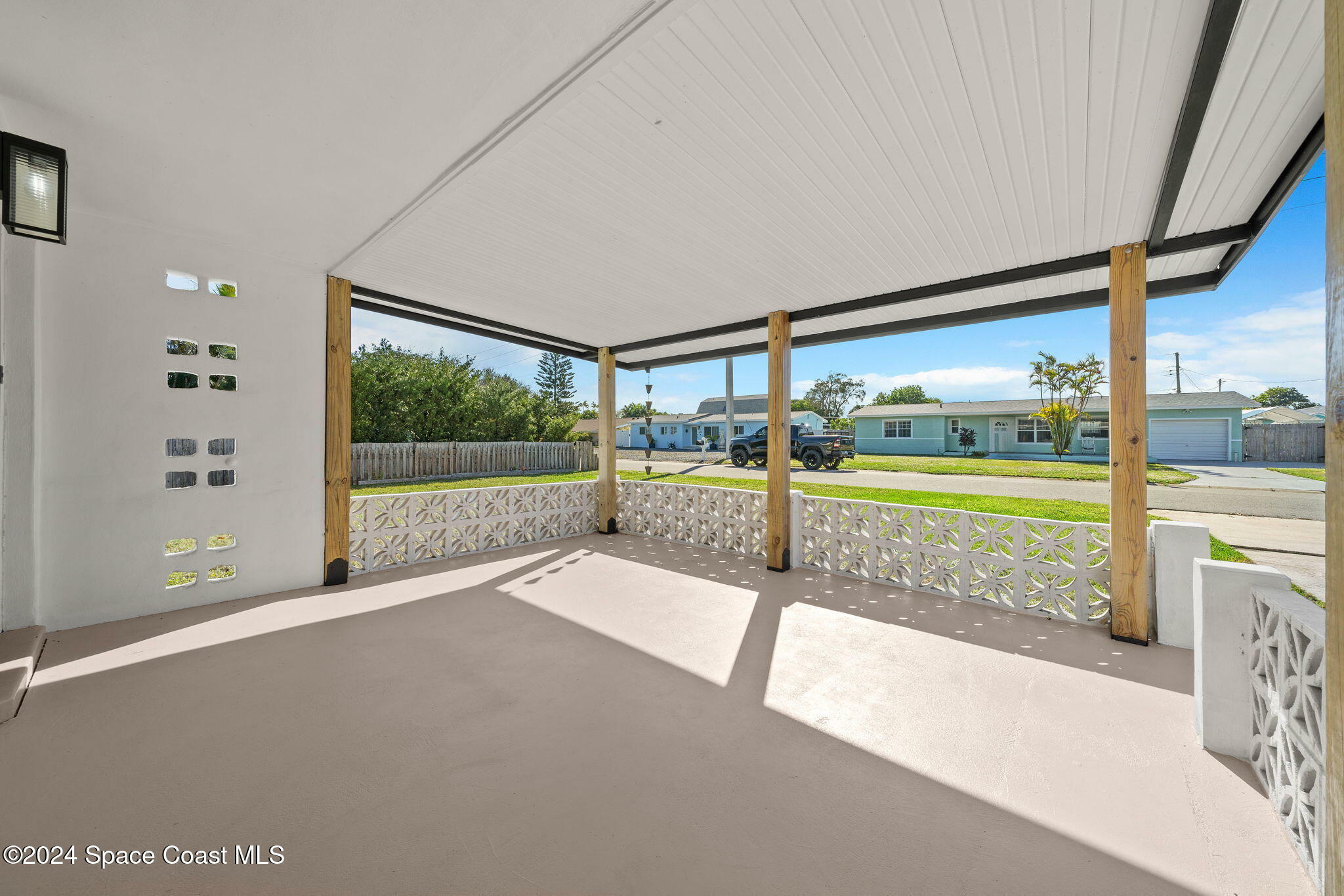 Property Photo:  241 NE 3rd Street  FL 32937 