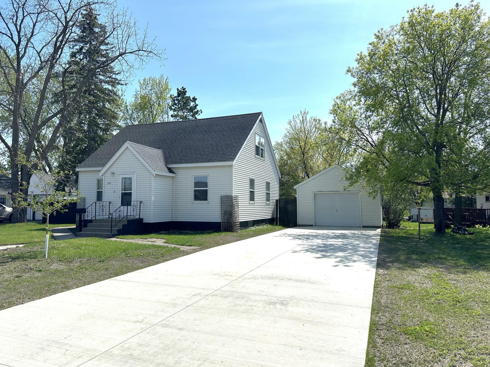 Property Photo:  557 4th Street SW  MN 56573 