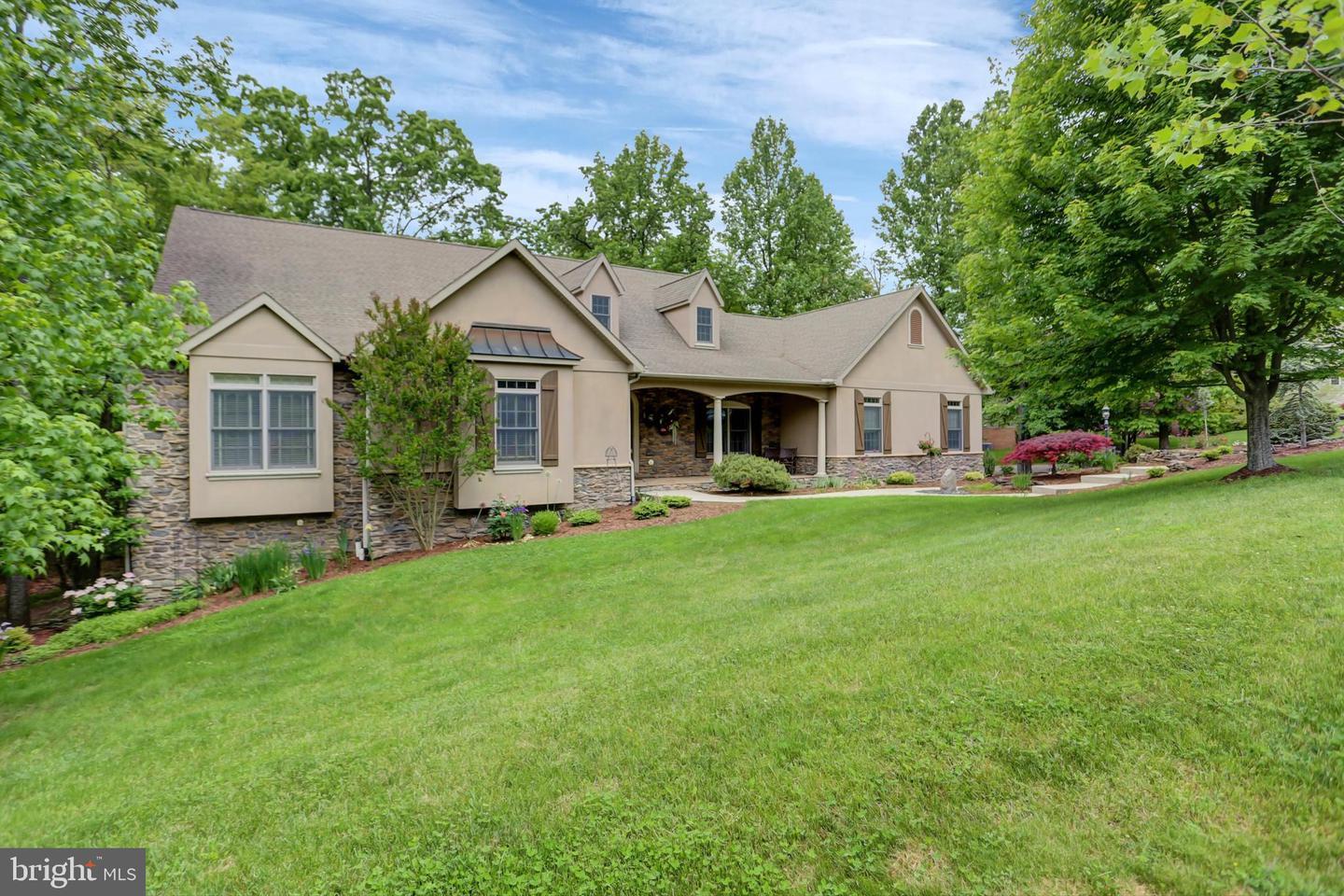11396 Weatherstone Drive  Waynesboro PA 17268 photo