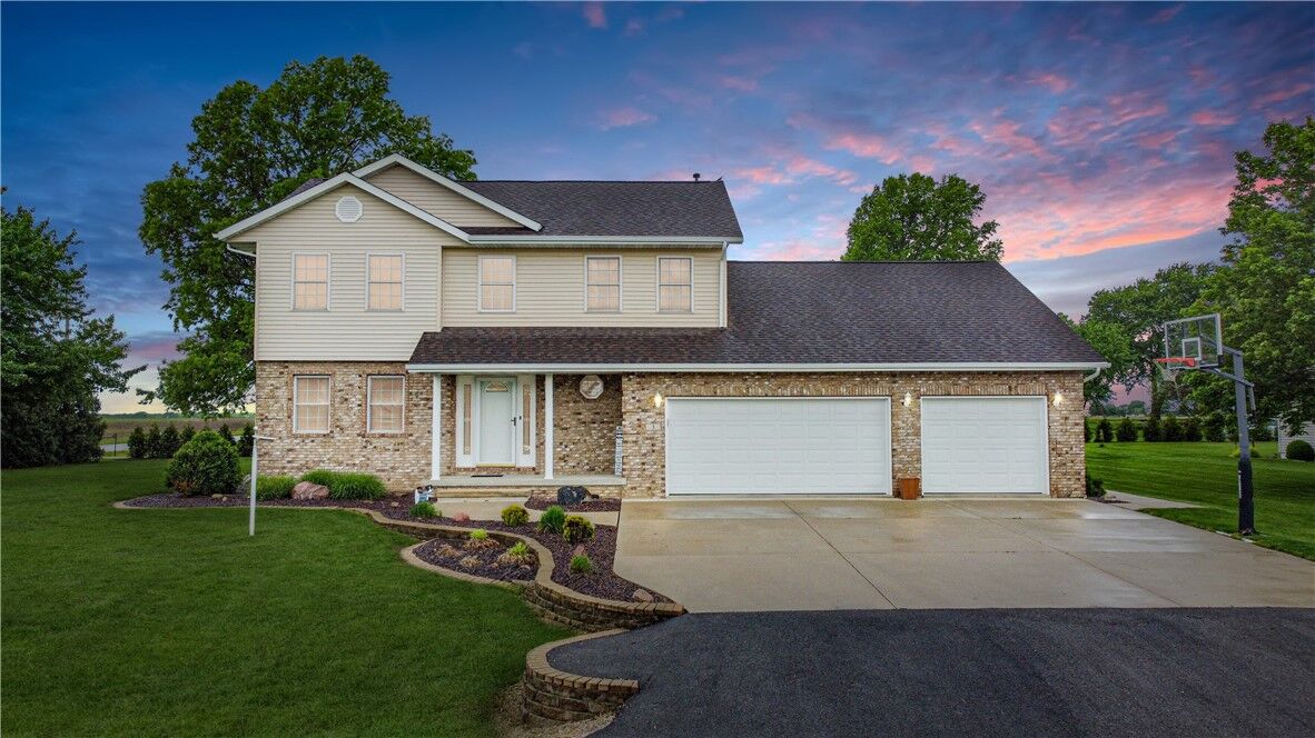 Property Photo:  3 Country Club Estates  IL 61951 