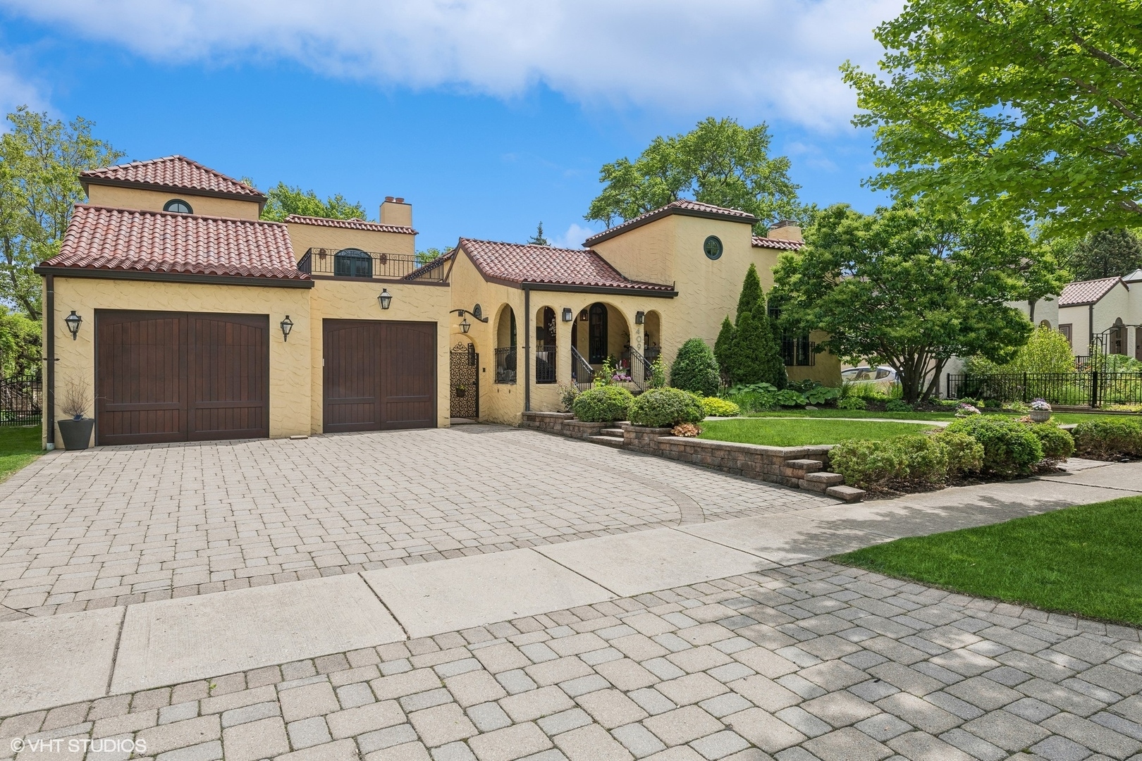 Property Photo: 409 S Mitchell Avenue IL 60126