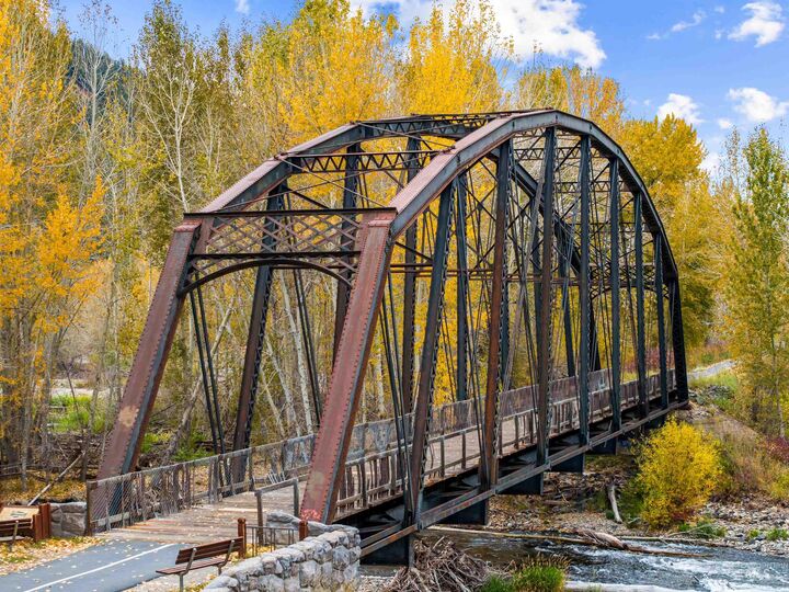 Property Photo: 317 N River Street Unit 8 ID 83333