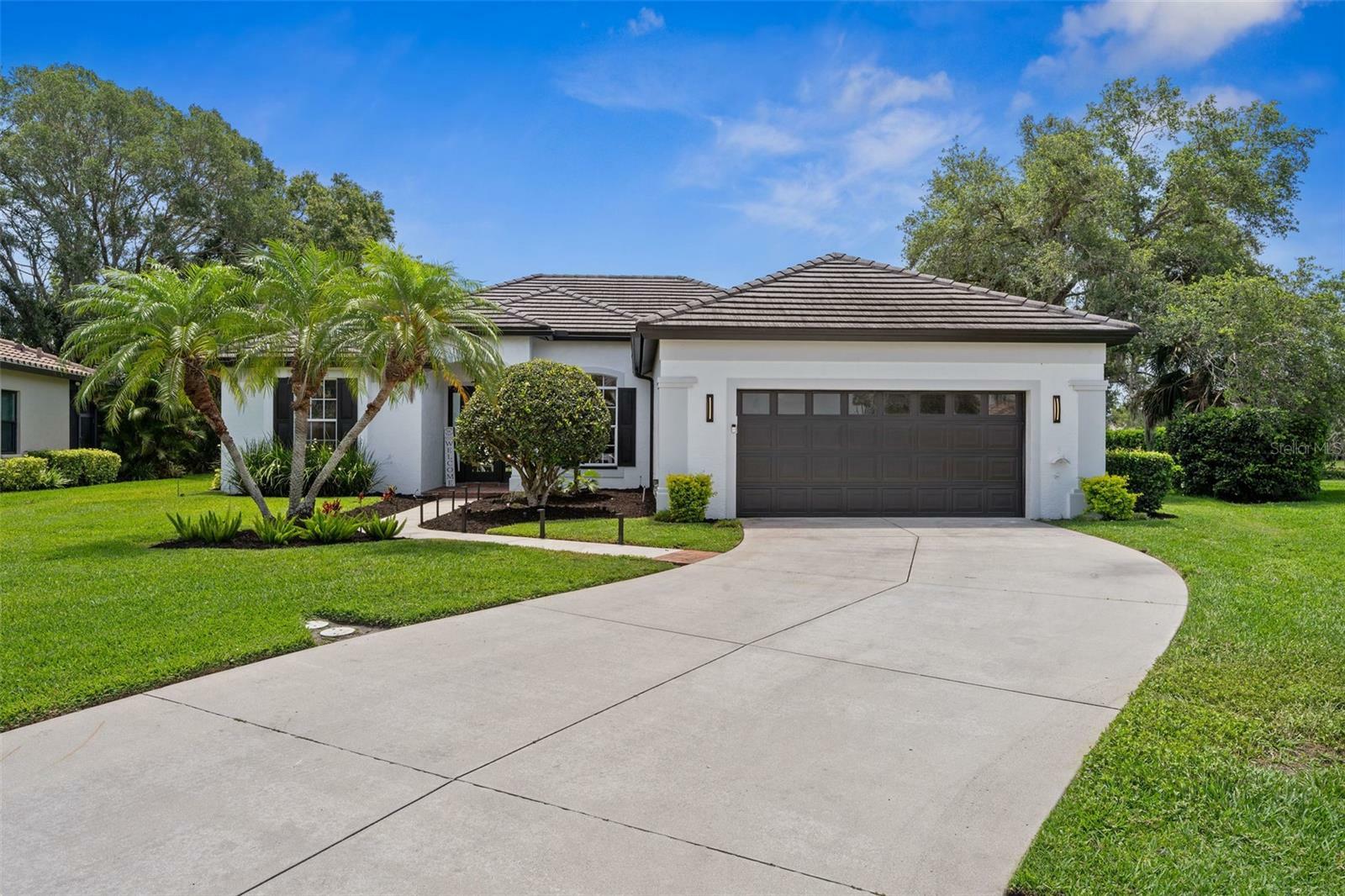 Property Photo:  5285 Far Oak Circle  FL 34238 