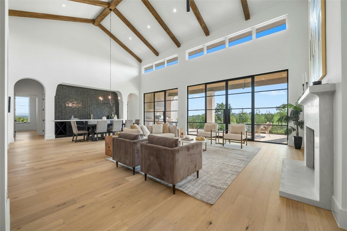 Property Photo: 129 Delayne Drive TX 78737
