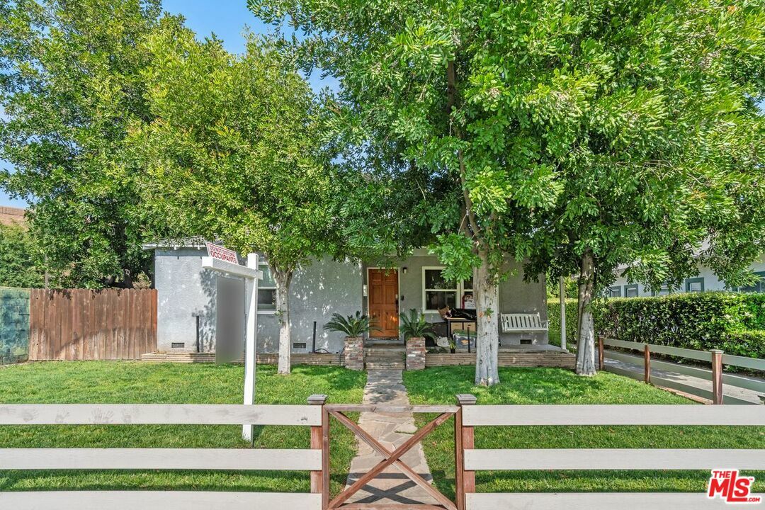 Property Photo:  5432   Troost Ave  CA 91601 