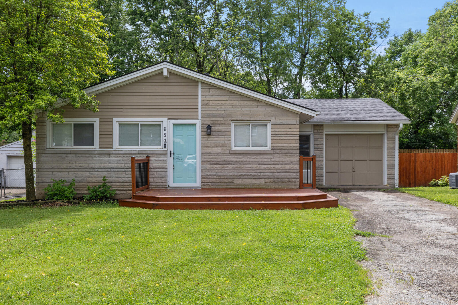 Property Photo: 654 Rogers Road KY 40505