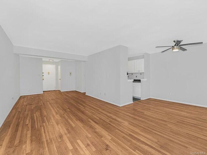 Property Photo:  3531 Bronxwood Avenue 3F  NY 10469 