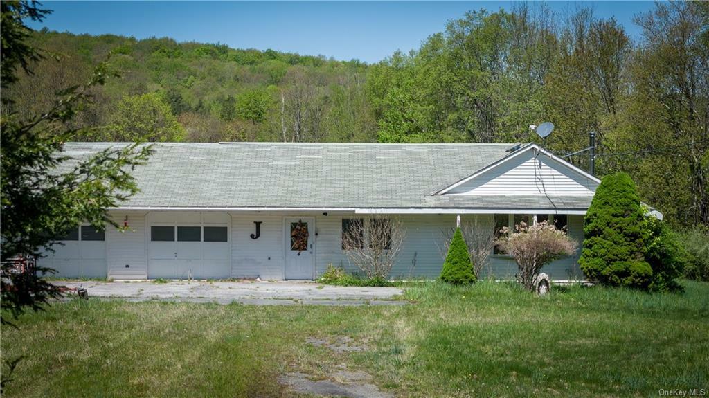 Property Photo:  4 Bernsley Road  NY 12789 