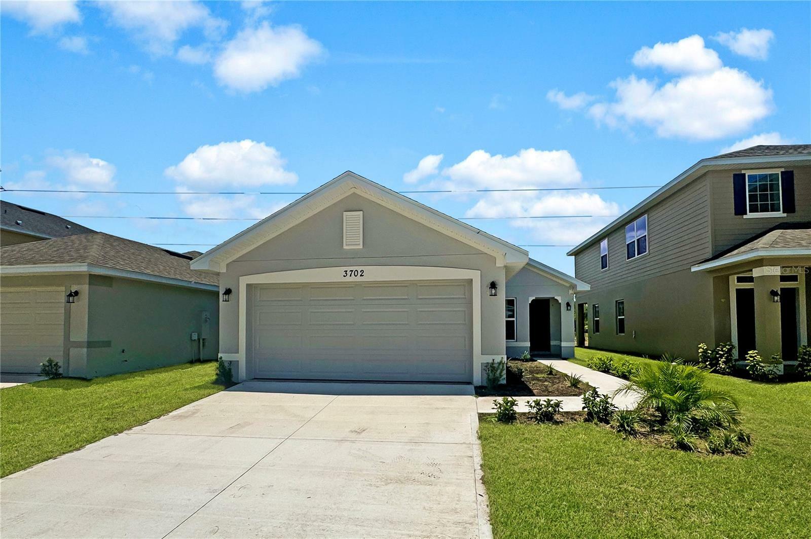 Property Photo:  3702 Sagefield Drive  FL 34773 