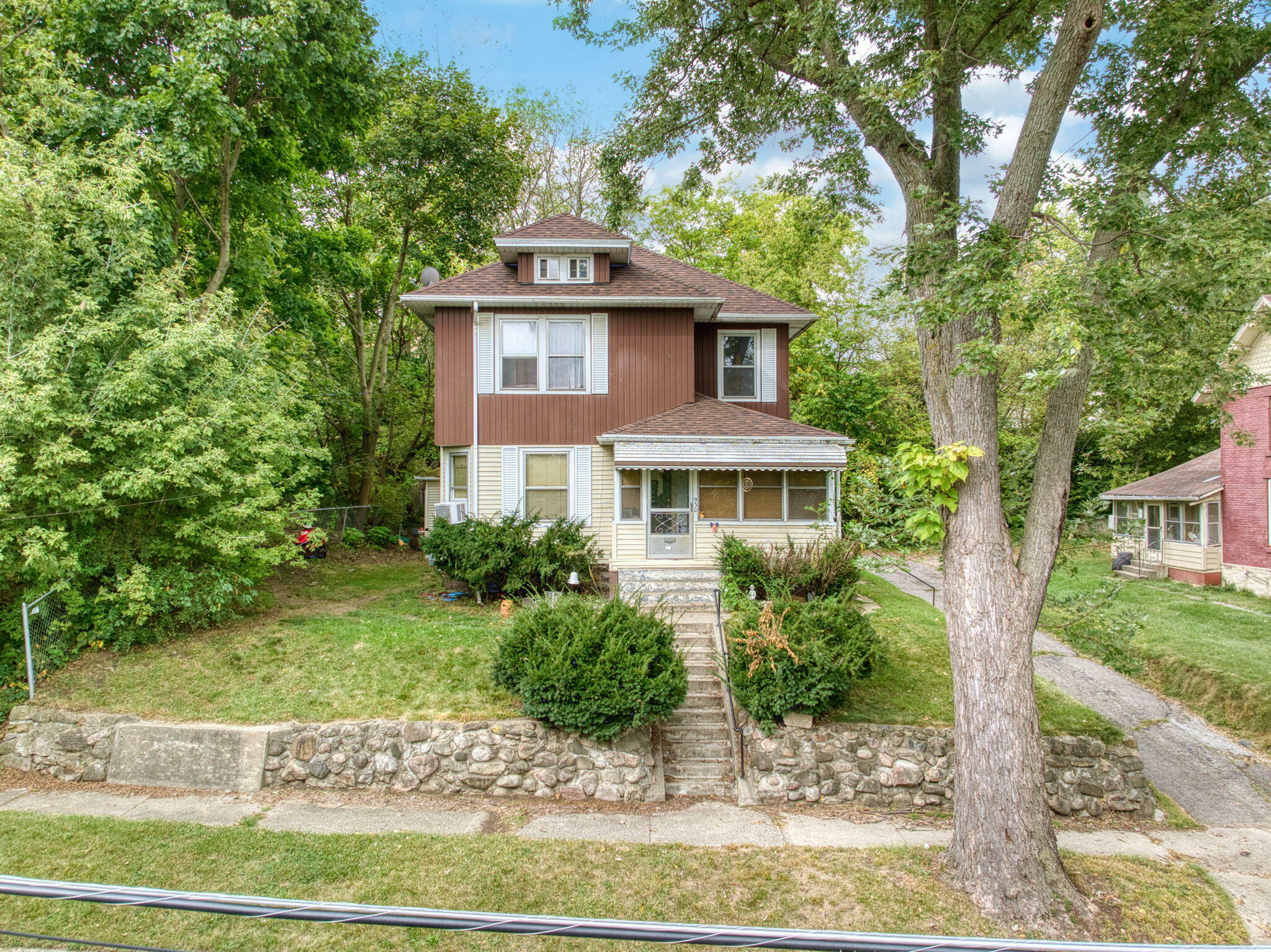 Property Photo:  930 Orchard Place  MI 49203 