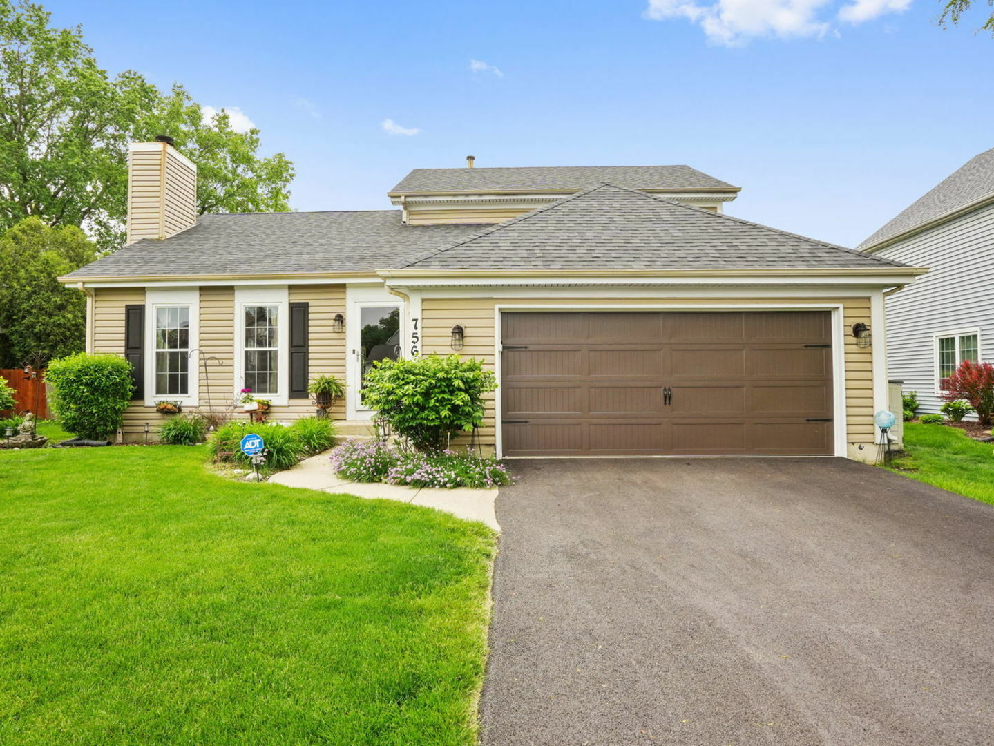 Property Photo:  756 Thunderbird Trail  IL 60188 